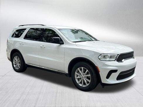 New 2024 Dodge Durango SXT w/ 3rd Row Seating Group image 2