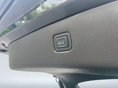 Used 2023 Chevrolet Blazer RS w/ Enhanced Convenience Package image 9