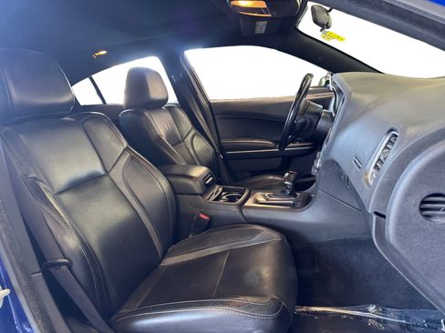 Used 2021 Dodge Charger SXT w/ Leather Interior Group RWD image 15