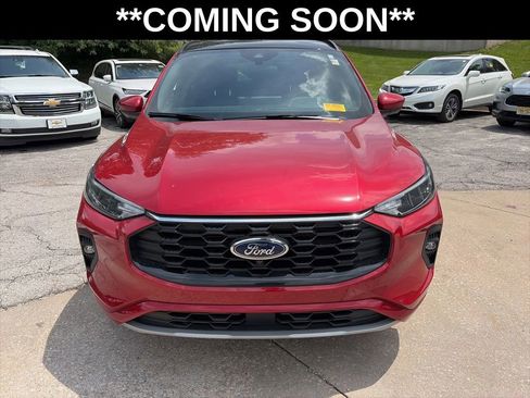 Used 2023 Ford Escape ST-Line Select w/ Tech Pack #2 AWD/4WD image 2