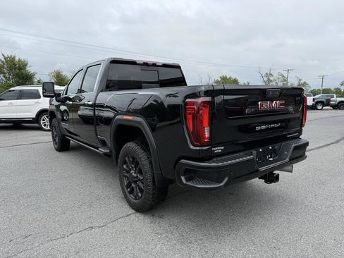 Used 2022 GMC Sierra 2500 Denali w/ Denali Black Diamond Edition AWD/4WD image 4