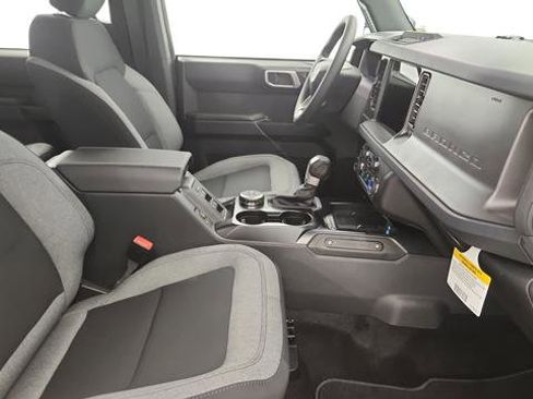 New 2025 Ford Bronco 4-Door image 21