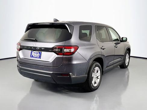 Certified 2023 Honda Pilot LX image 5