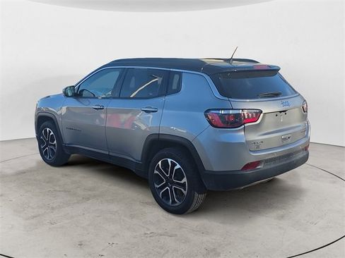 Used 2024 Jeep Compass Limited image 3