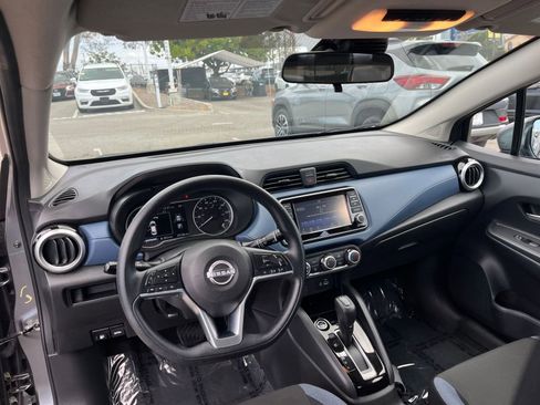 Used 2025 Nissan Versa SV FWD image 33