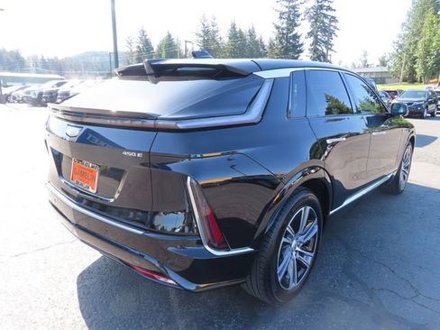 Used 2024 Cadillac Lyriq Luxury RWD image 8