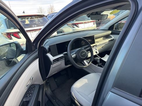 Certified 2025 Hyundai Tucson SEL image 9