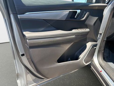 New 2026 Buick Enclave Preferred w/ Power Package FWD image 17