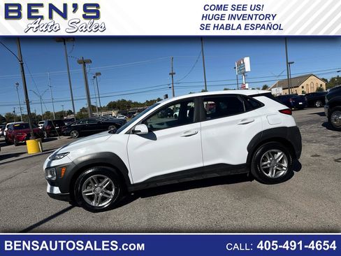 Used 2021 Hyundai Kona SE image 1