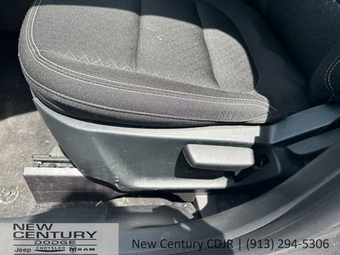Used 2025 Ford Escape Active AWD/4WD image 9