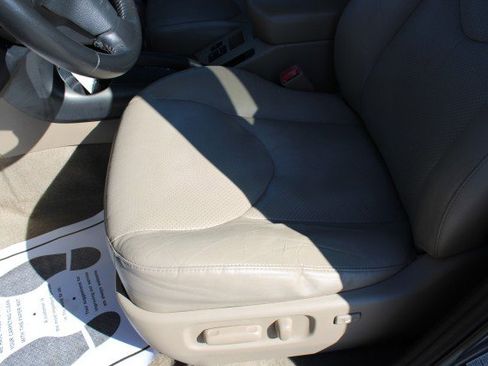 Used 2011 Toyota RAV4 Limited image 19