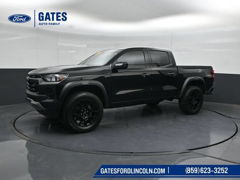 Used 2024 Chevrolet Colorado Trail Boss w/ LPO, Dark Essentials Package AWD/4WD image 6