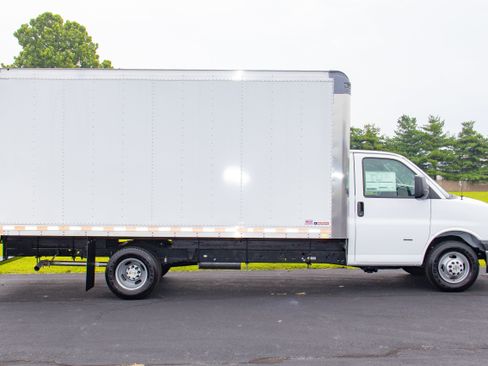 New 2025 Chevrolet Express 3500 w/ Power Convenience Package image 8