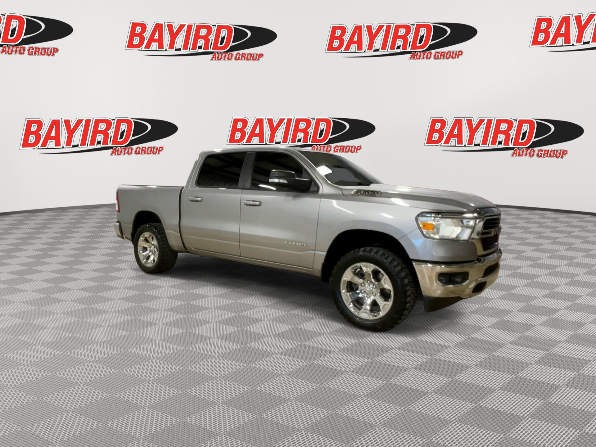Used 2021 RAM 1500 4x4 Crew Cab image 2