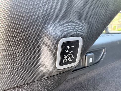 Used 2023 Jeep Grand Cherokee Overland w/ Advanced Protech Group III AWD/4WD image 30