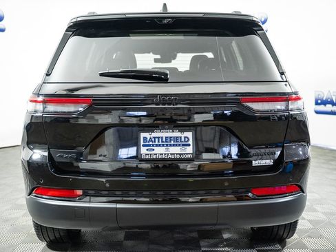 Used 2025 Jeep Grand Cherokee Limited w/ Luxury Tech Group II image 5