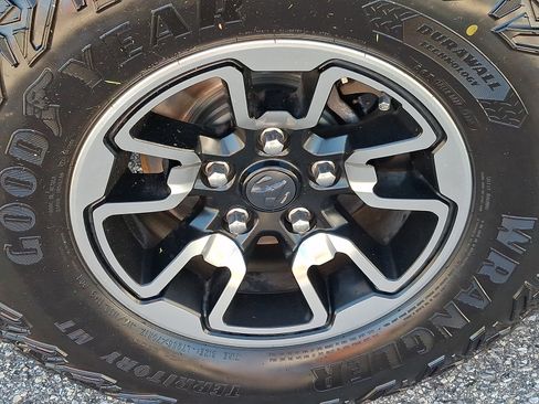Used 2019 RAM 1500 Big Horn AWD/4WD image 8