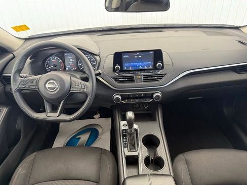 Used 2023 Nissan Altima 2.5 S FWD image 3