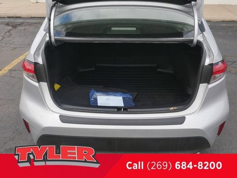 Used 2023 Toyota Corolla LE w/ LE Convenience Package FWD image 17