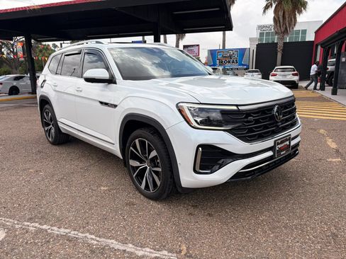 Used 2024 Volkswagen Atlas SEL Premium R-Line AWD/4WD image 2