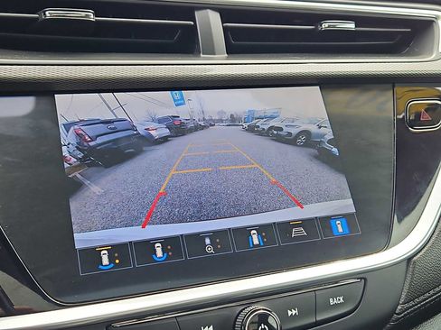 Used 2020 Buick Encore GX Essence w/ Experience Buick Package image 16