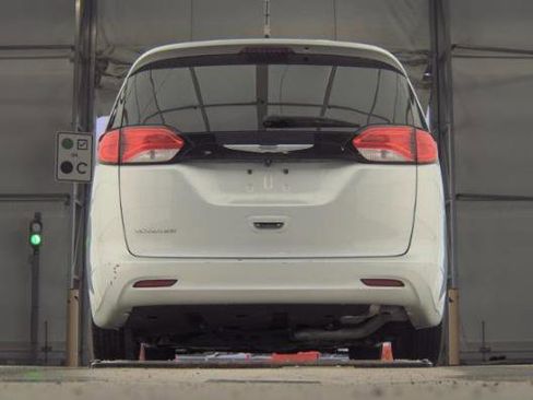 Used 2023 Chrysler Voyager LX FWD image 11
