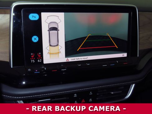 Used 2024 Volkswagen Atlas SE image 18