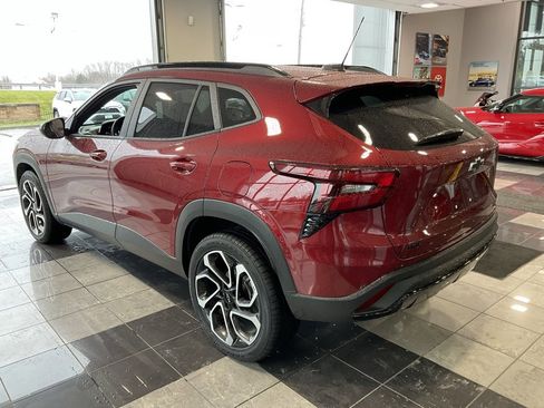 Used 2025 Chevrolet Trax RS w/ Sunroof Package image 5