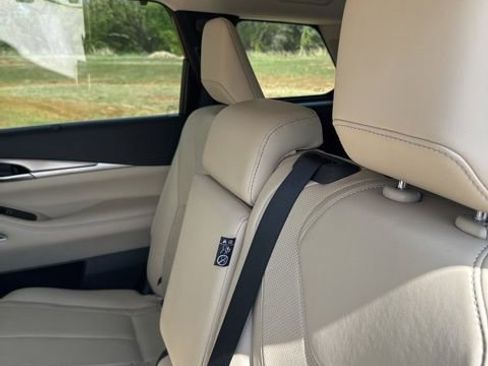Used 2023 INFINITI QX60 Luxe w/ Vision Package image 9