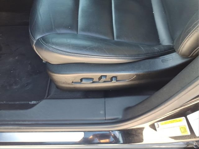 Used 2023 Cadillac XT4 Luxury w/ Driver Awareness Package AWD/4WD image 18