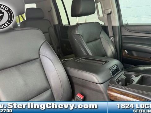 Used 2016 Chevrolet Suburban LT RWD image 12