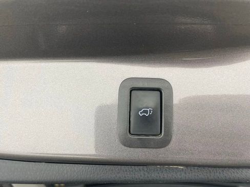 Used 2018 Toyota Highlander XLE image 50