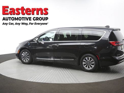 Used 2023 Chrysler Pacifica Limited FWD image 66