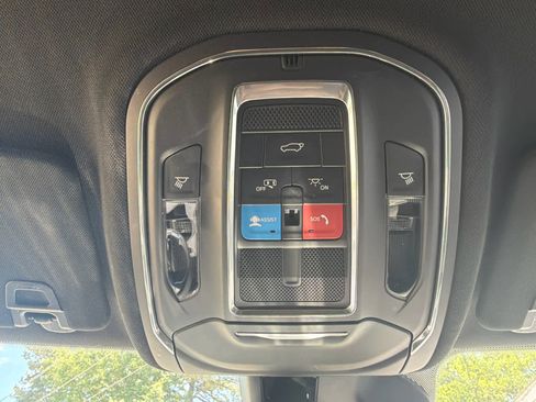 Used 2025 Jeep Grand Cherokee Altitude AWD/4WD image 32
