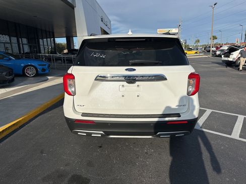 Used 2023 Ford Explorer XLT w/ Equipment Group 202A image 5