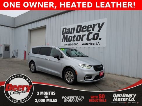 Used 2024 Chrysler Pacifica Touring-L image 1