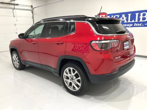Used 2025 Jeep Compass Limited AWD/4WD image 15