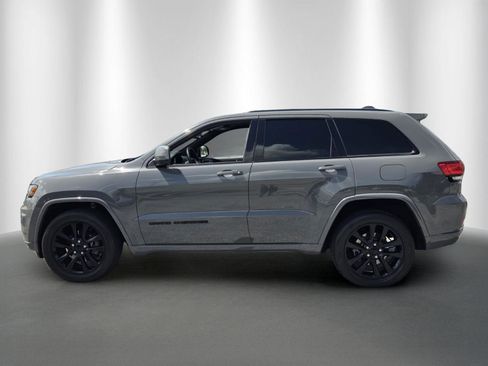Used 2019 Jeep Grand Cherokee Altitude AWD/4WD image 4
