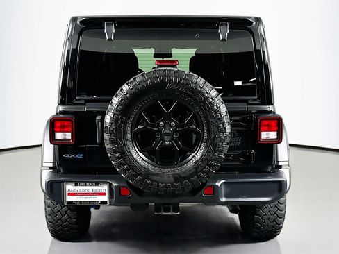 Used 2024 Jeep Wrangler Unlimited AWD/4WD image 3