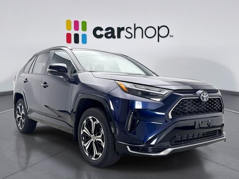 Used 2025 Toyota RAV4 XSE w/ Weather Package AWD/4WD image 7