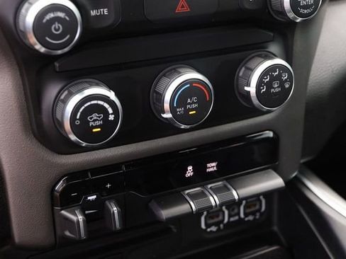 Used 2019 RAM 1500 Big Horn AWD/4WD image 19