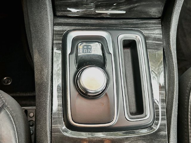Used 2015 Chrysler 300 Limited RWD image 17
