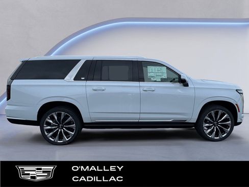 New 2026 Cadillac Escalade ESV Luxury w/ Touring Package image 6