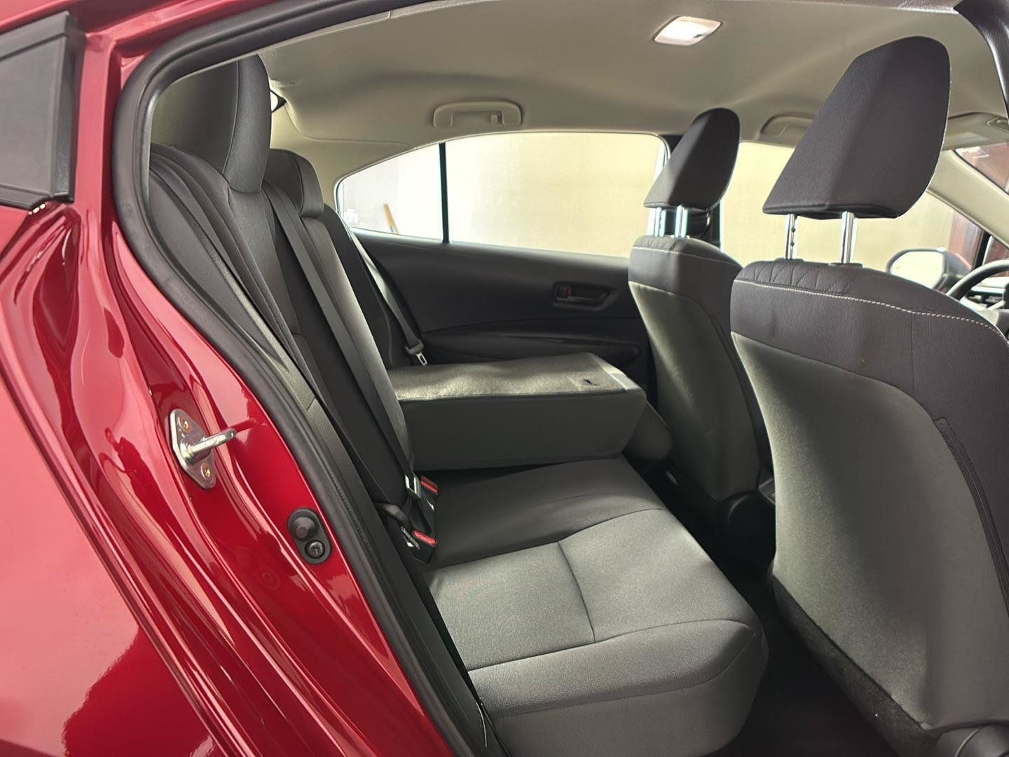 Used 2025 Toyota Corolla LE w/ LE Premium Package FWD image 17