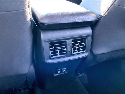 Used 2022 Toyota RAV4 XLE image 28