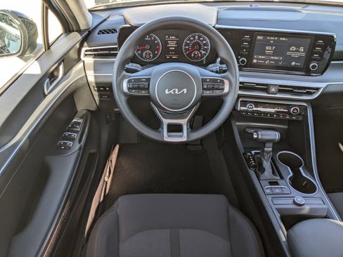 Used 2023 Kia K5 LXS image 12
