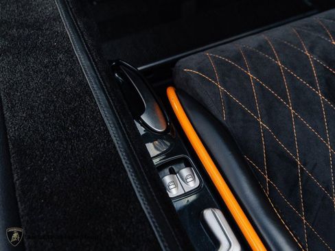 Used 2009 Mercedes-Benz SLR image 35