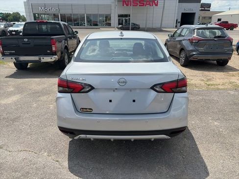 Used 2025 Nissan Versa SV FWD image 6