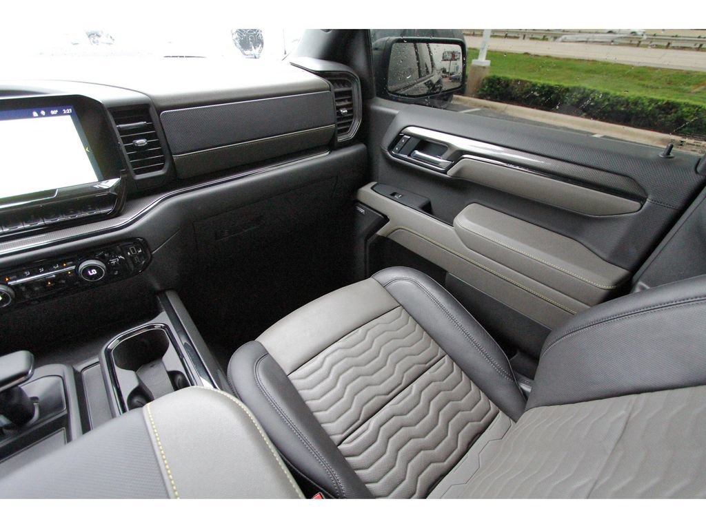 Used 2025 Chevrolet Silverado 1500 ZR2 w/ Technology Package AWD/4WD image 11