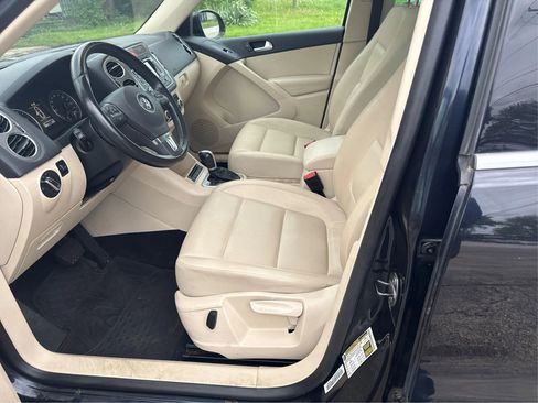 Used 2011 Volkswagen Tiguan SE AWD/4WD image 10